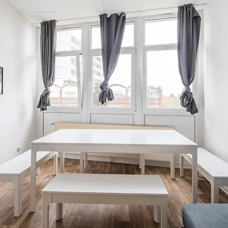 Spacious 2 Bedroom Apartment Hamburg Exterior photo
