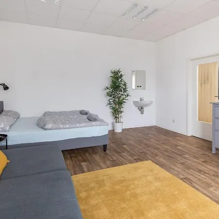 Spacious 2 Bedroom Apartment Hamburg Exterior photo