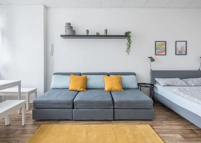 Spacious 2 Bedroom Apartment Hamburg